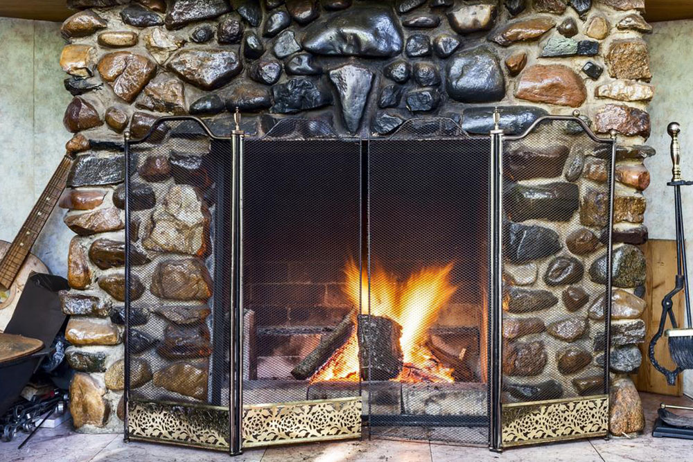 5 safety tips for a fireplace at home