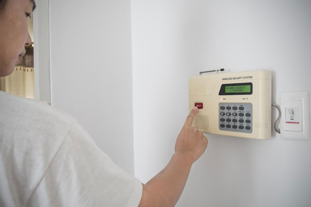 Detectors that make up the best home alarm system