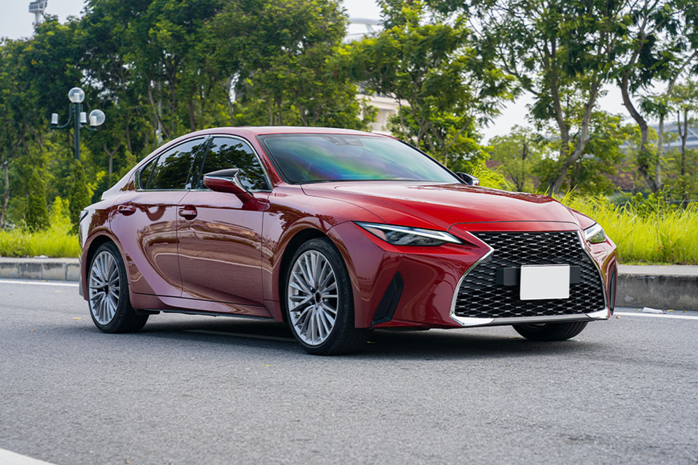 An Overview of the Lexus LS 500h